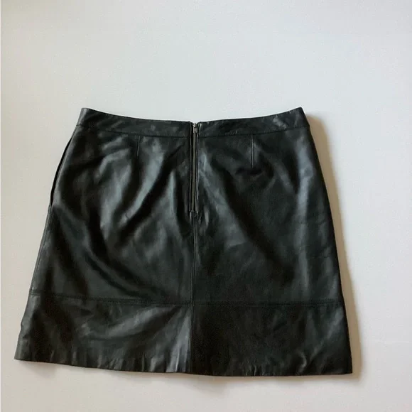 Lord & Taylor Genuine Leather Skirt Size 12 - Picture 2 of 3